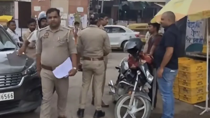 वाराणसी में रैपीडो चालक पर युवती से छेड़छाड़ का आरोप, साथी संग गिरफ्तार; वायरल वीडियो की भी जांच