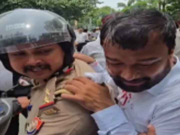 वाराणसी कचहरी में वकीलों के दो गुटों में मारपीट, जमीन विवाद को लेकर बवाल; एक अधिवक्ता घायल