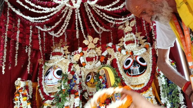 काशी में भगवान जगन्नाथ की तीन दिवसीय रथयात्रा शुरू, दर्शन के लिए उमड़ी श्रद्धालुओं की भीड़