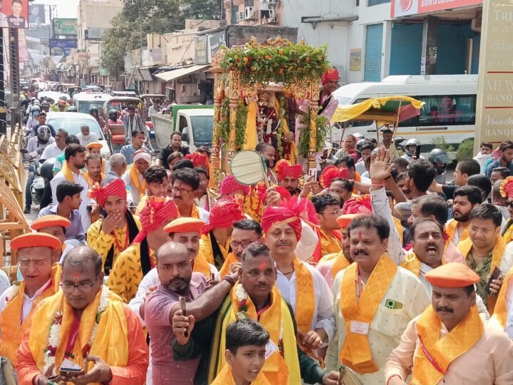 काशी में निकली बाबा काल भैरव की 72वीं दिव्य शोभायात्रा, जयघोष से गूंजा पूरा शहर