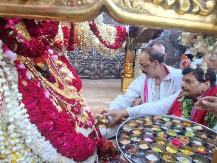 वाराणसी में शिवपाल यादव का भव्य स्वागत, बोले- पीडीए अभियान से भाजपा को सत्ता से बाहर करेंगे