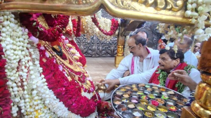 वाराणसी में शिवपाल यादव का भव्य स्वागत, बोले- पीडीए अभियान से भाजपा को सत्ता से बाहर करेंगे