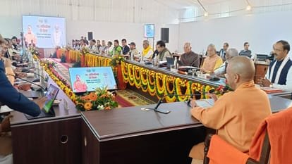 योगी कैबिनेट के बड़े फैसले: ‘रानी लक्ष्मीबाई स्कूटी योजना’ को मंजूरी, 18 प्रस्तावों पर लगी मुहर