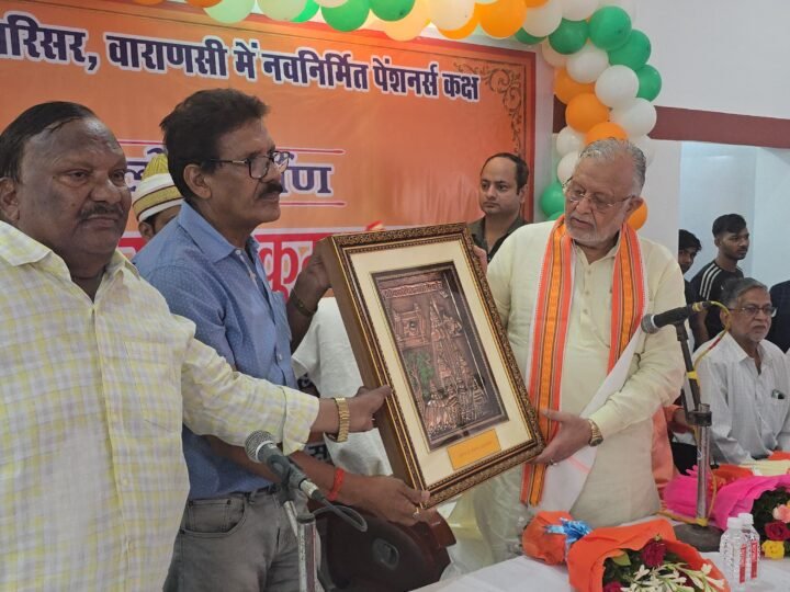 पेंशनभोगियों को मिली नई सुविधा, प्रभारी मंत्री सुरेश खन्ना ने किया पेंशनर्स कक्ष का उद्घाटन