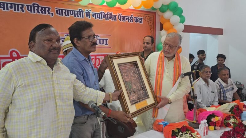 पेंशनभोगियों को मिली नई सुविधा, प्रभारी मंत्री सुरेश खन्ना ने किया पेंशनर्स कक्ष का उद्घाटन