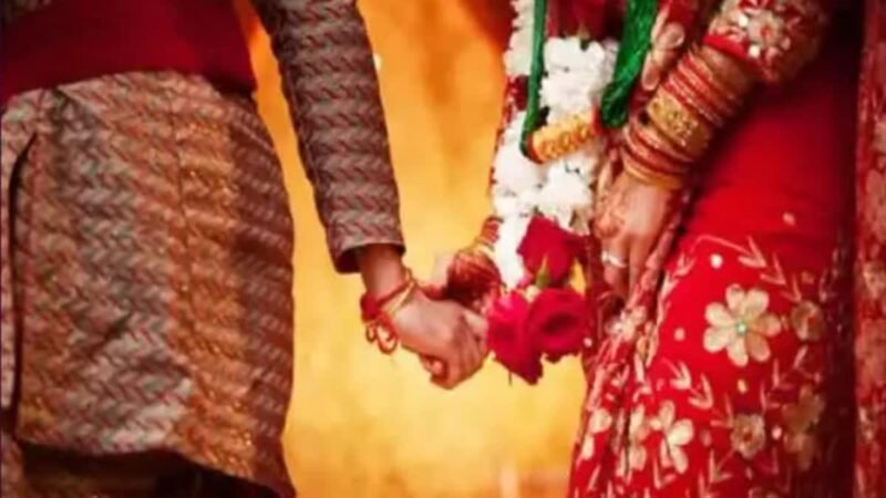 वाराणसी में फ़र्ज़ी मैरेज ब्यूरो का भंडाफोड़, 10 महिलाएँ गिरफ़्तार; शादी के नाम पर लाखों साइबरों की आबादी