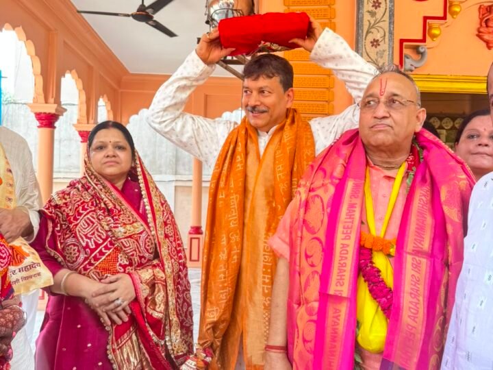भव्य पोथी यात्रा के साथ शिव महापुराण कथा का शुभारंभ, ‘शिव कथा अमृत के समान’ : बालव्यास पं. श्रीकांत शर्मा