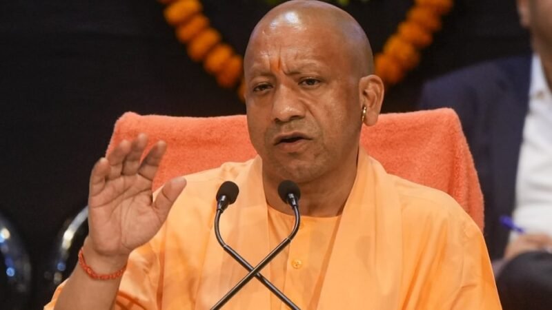 यूपी में 25 लाख युवाओं को मिलेंगे मुफ्त टैबलेट, कैबिनेट ने खरीद प्रस्ताव को दी मंजूरी
