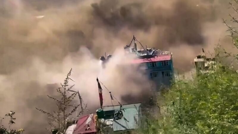 नेपाल की भोटे कोशी नदी में अचानक बाढ़, 7 शव मिले; 384 लोग लापता