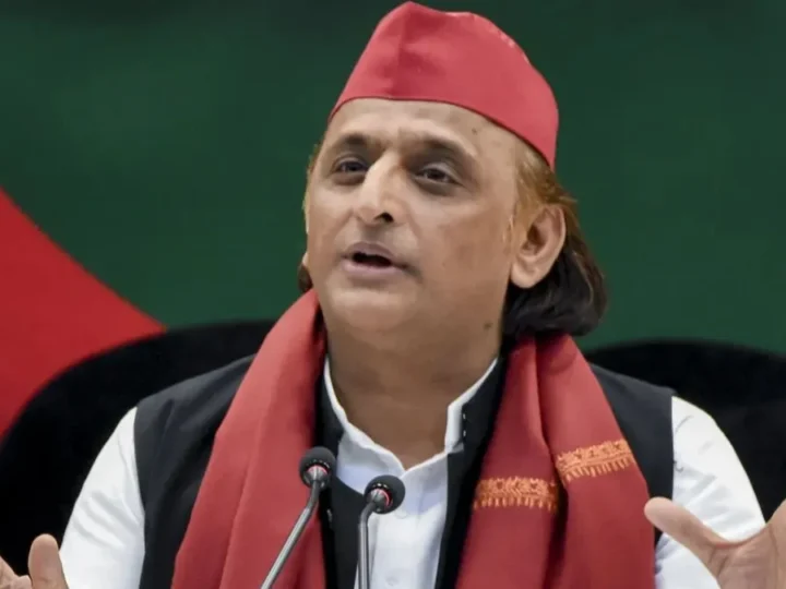 यूपी चुनाव से पहले सपा का बड़ा एलान, सरकार बनी तो महिलाओं को हर साल 40 हजार रुपये