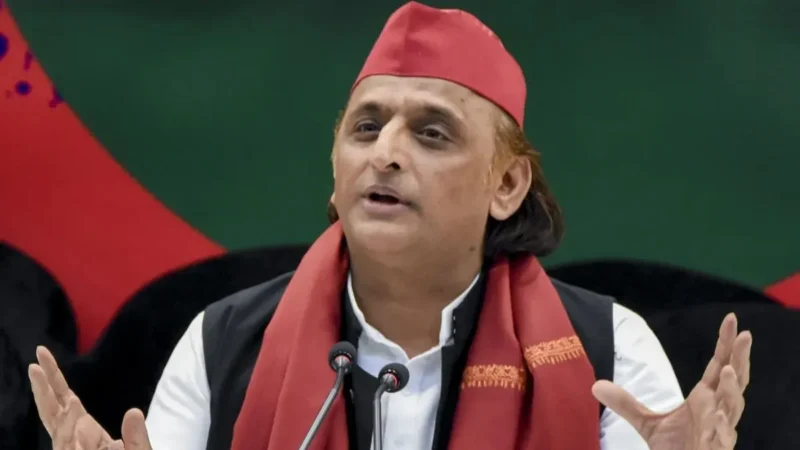 यूपी चुनाव से पहले सपा का बड़ा एलान, सरकार बनी तो महिलाओं को हर साल 40 हजार रुपये