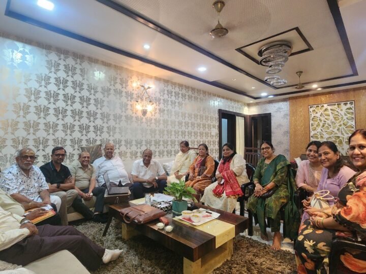 पहली बार हवाई जहाज में होगा दादी का मंगल पाठ, 20 सितंबर को काशी से रवाना होंगे 230 भक्त